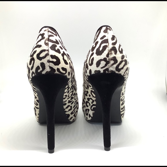 Guess Women’s Honora Platform Pumps NWT - Picture 4 of 5